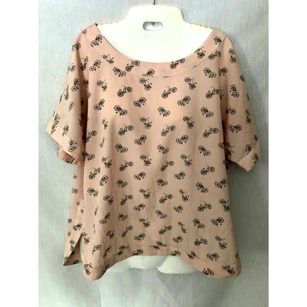 Paraphrase top size medium bicycle print short sleeve pale pink